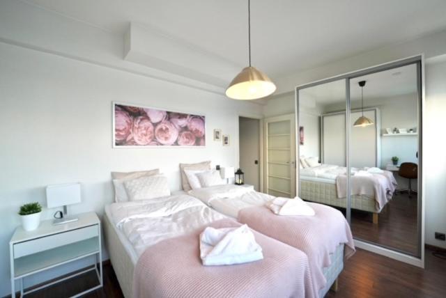 Cozy And Bright 2-Bedroom Apartment Washer And Dryer, King Size Bed Рованиеми Экстерьер фото